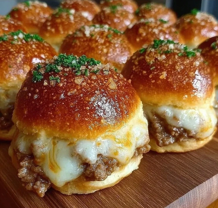 Cheesy Garlic Butter Sliders